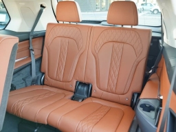 BMW X7 xDrive40i Sports Activity Vehicle 2026