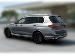 BMW X7 xDrive40i Sports Activity Vehicle 2026