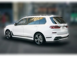 BMW X7 xDrive40i Sports Activity Vehicle 2026