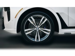 BMW X7 xDrive40i Sports Activity Vehicle 2026