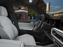 BMW X7 xDrive40i Sports Activity Vehicle 2026