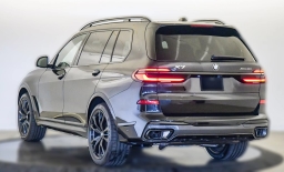 BMW X7 xDrive40i Sports Activity Vehicle 2026