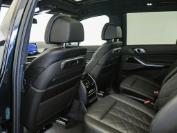 BMW X7 xDrive40i Sports Activity Vehicle 2026