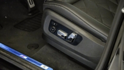 BMW X7 xDrive40i Sports Activity Vehicle 2026