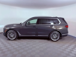 BMW X7 xDrive40i Sports Activity Vehicle 2026