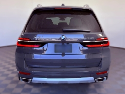 BMW X7 xDrive40i Sports Activity Vehicle 2026