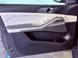 BMW X7 xDrive40i Sports Activity Vehicle 2026