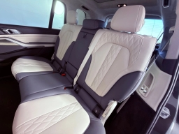 BMW X7 xDrive40i Sports Activity Vehicle 2026