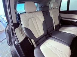 BMW X7 xDrive40i Sports Activity Vehicle 2026