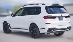 BMW X7 xDrive40i Sports Activity Vehicle 2026