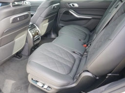 BMW X7 xDrive40i Sports Activity Vehicle 2026