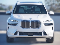 BMW X7 xDrive40i Sports Activity Vehicle 2026