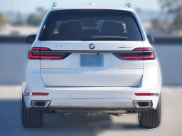 BMW X7 xDrive40i Sports Activity Vehicle 2026