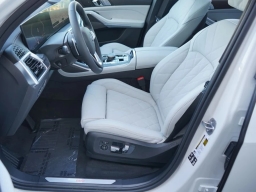 BMW X7 xDrive40i Sports Activity Vehicle 2026