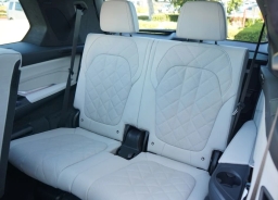 BMW X7 xDrive40i Sports Activity Vehicle 2026