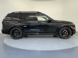 BMW X7 xDrive40i Sports Activity Vehicle 2026
