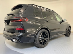 BMW X7 xDrive40i Sports Activity Vehicle 2026