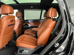 BMW X7 xDrive40i Sports Activity Vehicle 2026