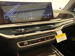 BMW X7 xDrive40i Sports Activity Vehicle 2026