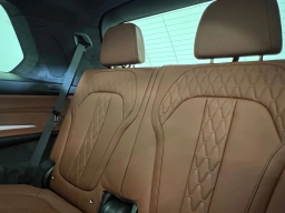 BMW X7 xDrive40i Sports Activity Vehicle 2026