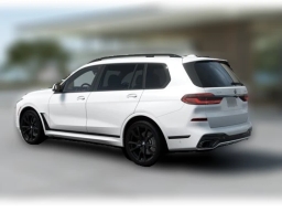 BMW X7 xDrive40i Sports Activity Vehicle 2026
