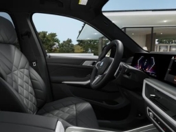 BMW X7 xDrive40i Sports Activity Vehicle 2026