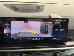 BMW X7 xDrive40i Sports Activity Vehicle 2026