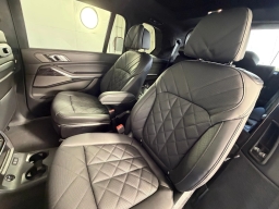 BMW X7 xDrive40i Sports Activity Vehicle 2026