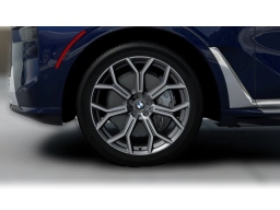 BMW X7 xDrive40i Sports Activity Vehicle 2026