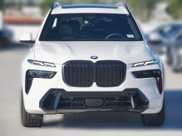 BMW X7 xDrive40i Sports Activity Vehicle 2026
