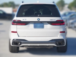 BMW X7 xDrive40i Sports Activity Vehicle 2026