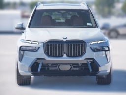 BMW X7 xDrive40i Sports Activity Vehicle 2026