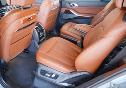 BMW X7 xDrive40i Sports Activity Vehicle 2026