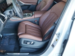 BMW X7 xDrive40i Sports Activity Vehicle 2026