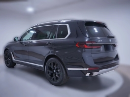 BMW X7 xDrive40i Sports Activity Vehicle 2026