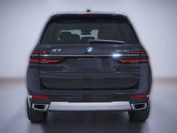 BMW X7 xDrive40i Sports Activity Vehicle 2026