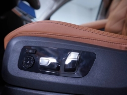 BMW X7 xDrive40i Sports Activity Vehicle 2026