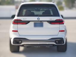 BMW X7 xDrive40i Sports Activity Vehicle 2026