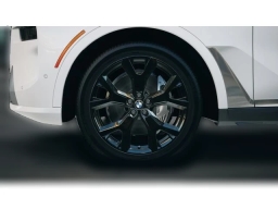 BMW X7 xDrive40i Sports Activity Vehicle 2026