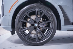BMW X7 xDrive40i Sports Activity Vehicle 2026