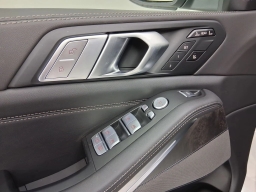 BMW X7 xDrive40i Sports Activity Vehicle 2026