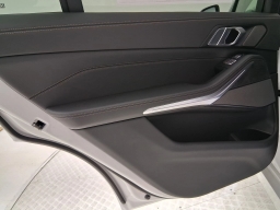 BMW X7 xDrive40i Sports Activity Vehicle 2026