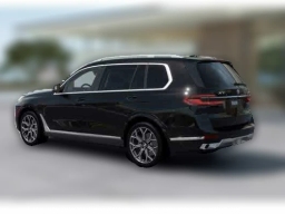 BMW X7 xDrive40i Sports Activity Vehicle 2026