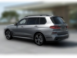 BMW X7 xDrive40i Sports Activity Vehicle 2026