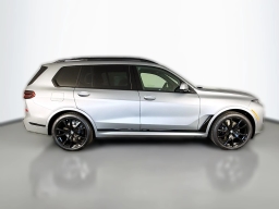 BMW X7 xDrive40i Sports Activity Vehicle 2026