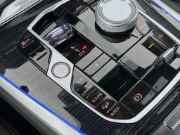 BMW X7 xDrive40i Sports Activity Vehicle 2026