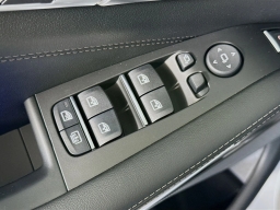 BMW X7 xDrive40i Sports Activity Vehicle 2026