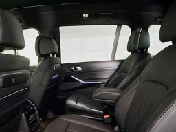 BMW X7 xDrive40i Sports Activity Vehicle 2026