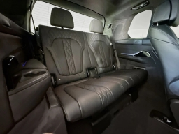 BMW X7 xDrive40i Sports Activity Vehicle 2026