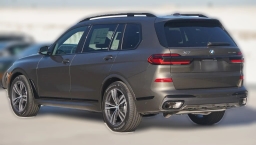 BMW X7 xDrive40i Sports Activity Vehicle 2026